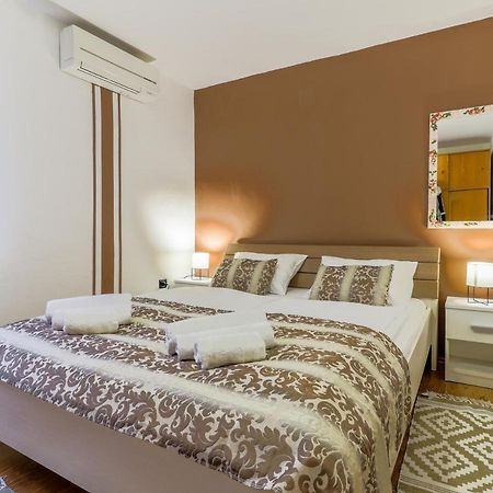 City Center 3 Bedroom Apartment Врсар Екстер'єр фото