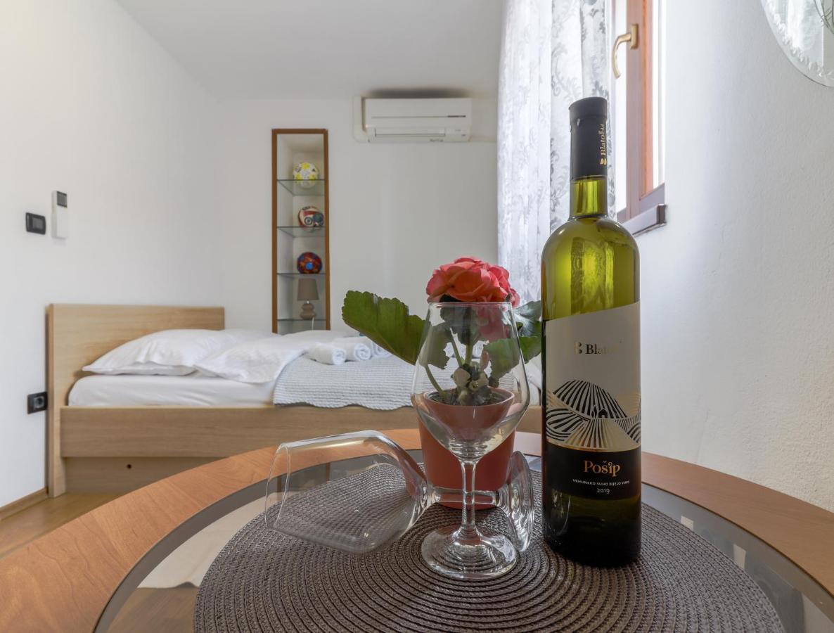 City Center 3 Bedroom Apartment Врсар Екстер'єр фото