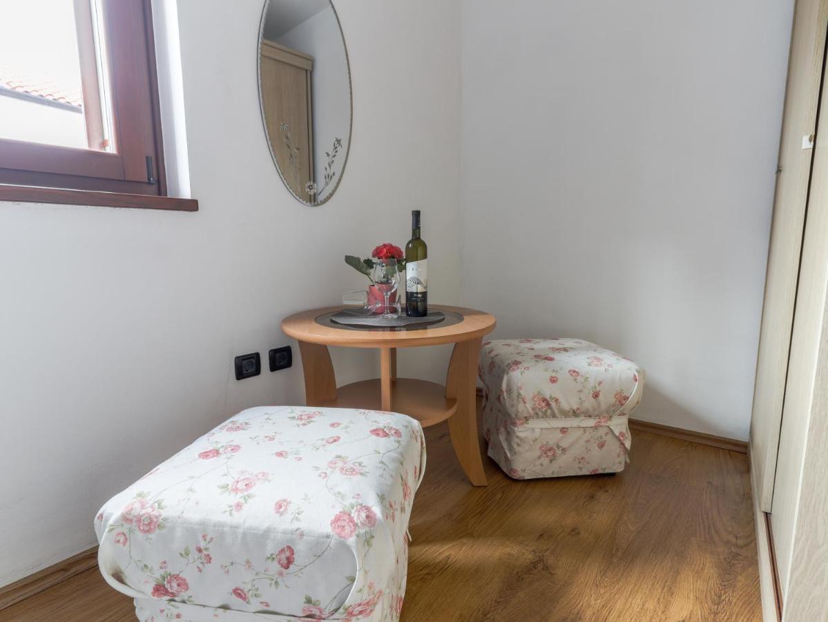 City Center 3 Bedroom Apartment Врсар Екстер'єр фото