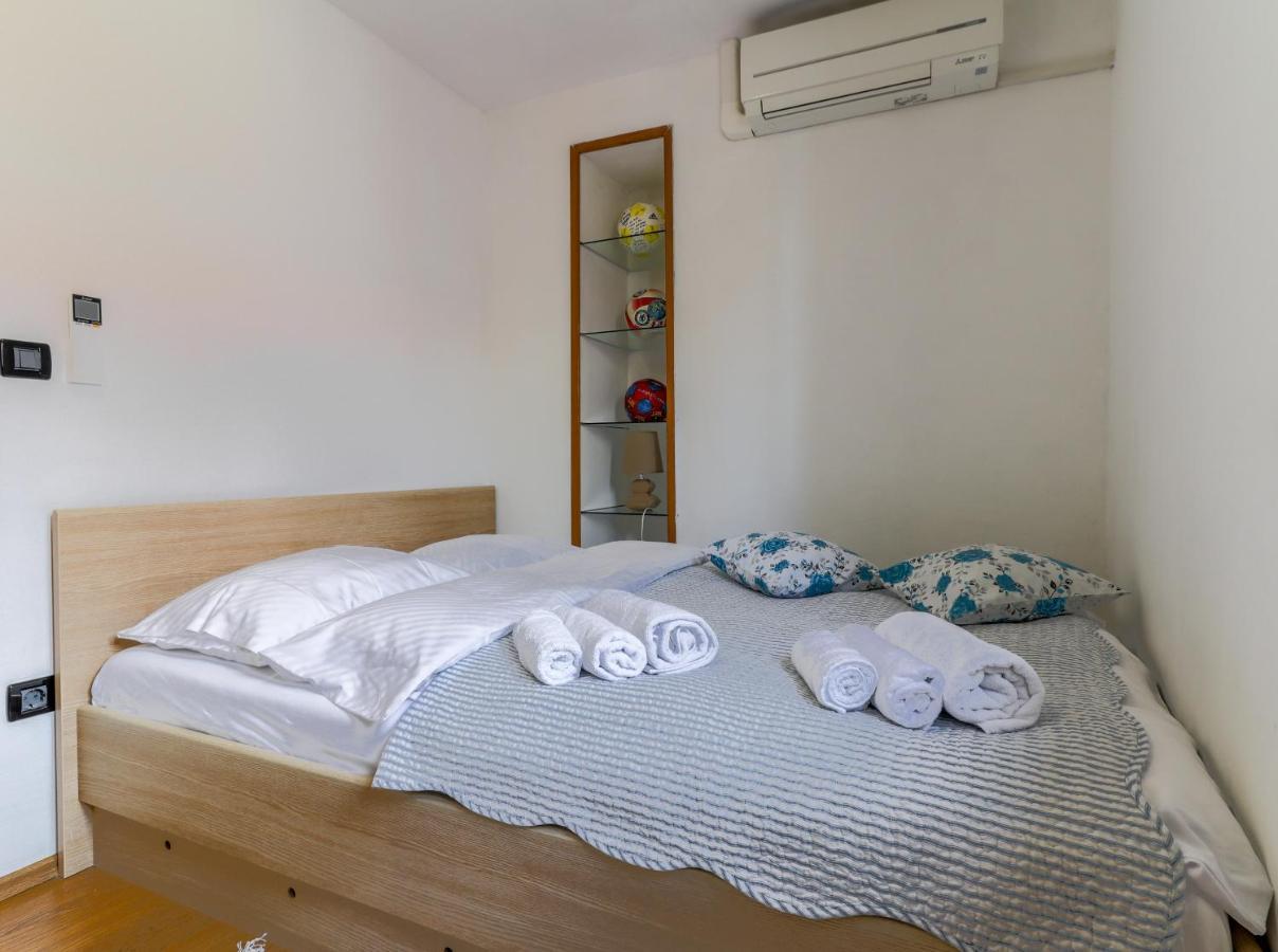 City Center 3 Bedroom Apartment Врсар Екстер'єр фото